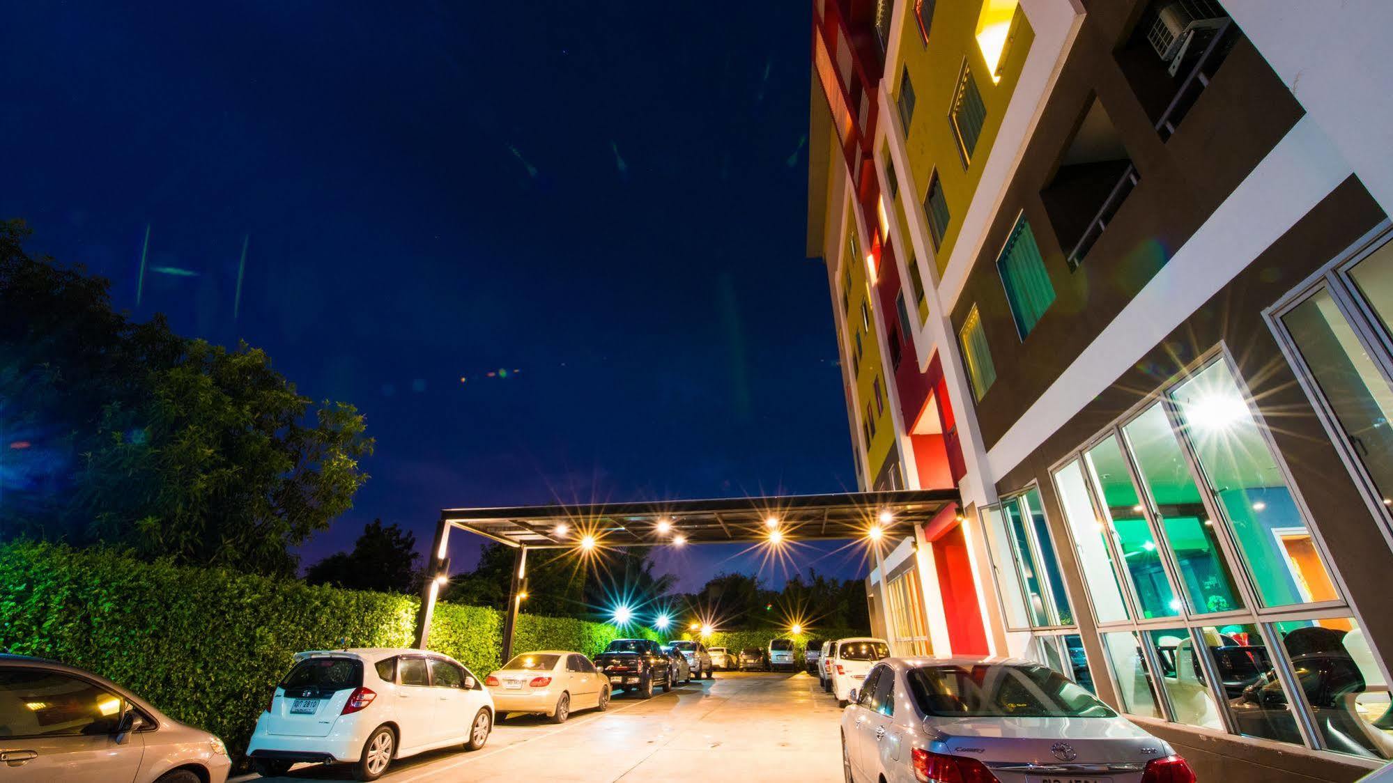 נאקון פטום Trendy Hotel מראה חיצוני תמונה