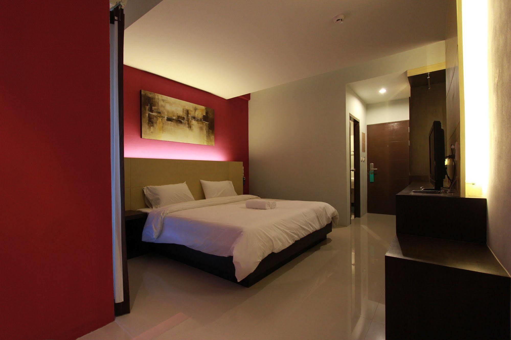 נאקון פטום Trendy Hotel מראה חיצוני תמונה
