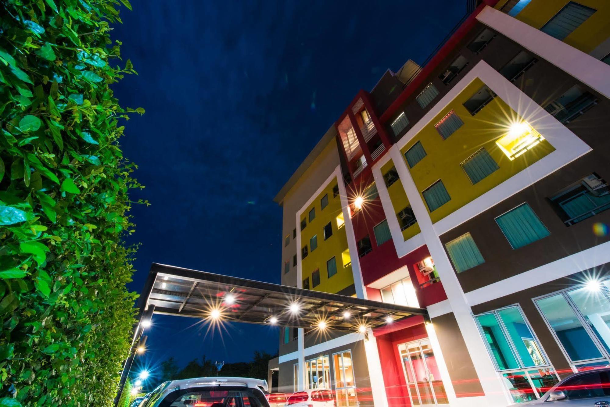 נאקון פטום Trendy Hotel מראה חיצוני תמונה