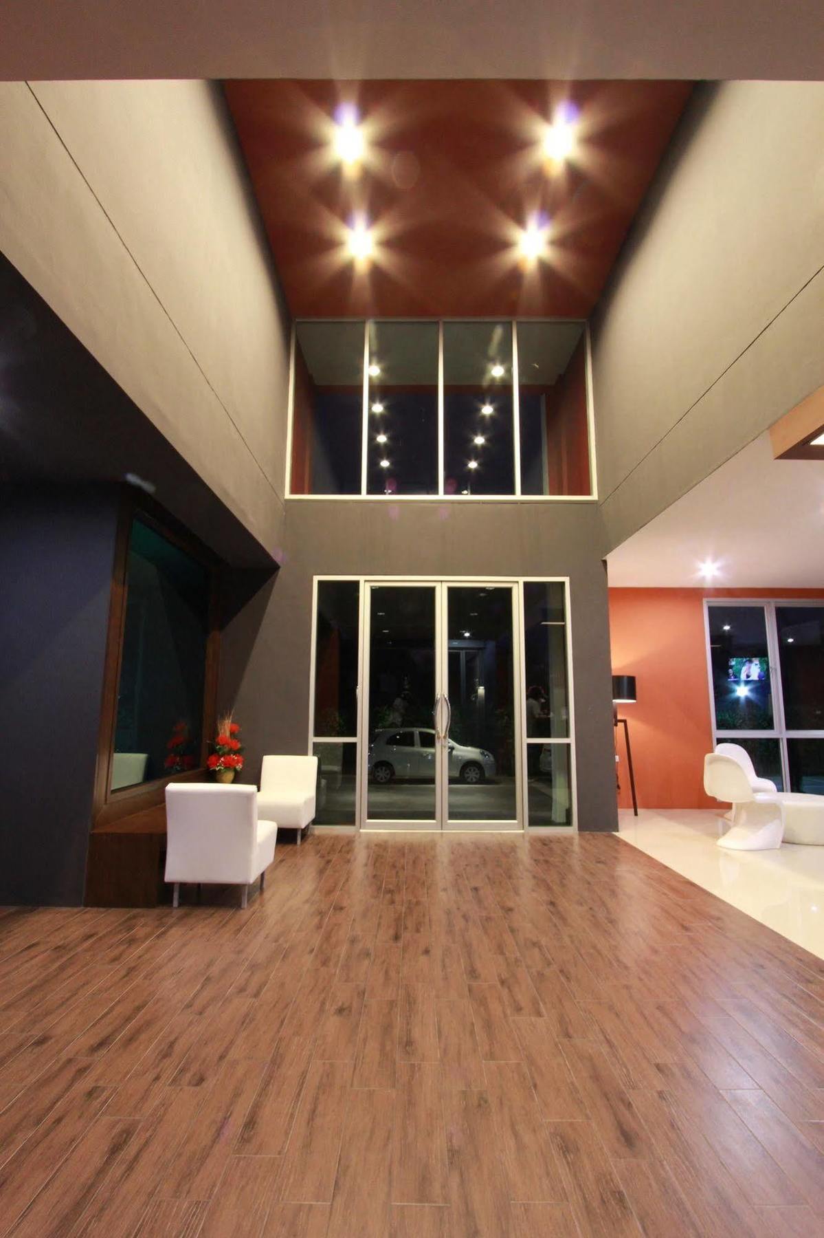 נאקון פטום Trendy Hotel מראה חיצוני תמונה