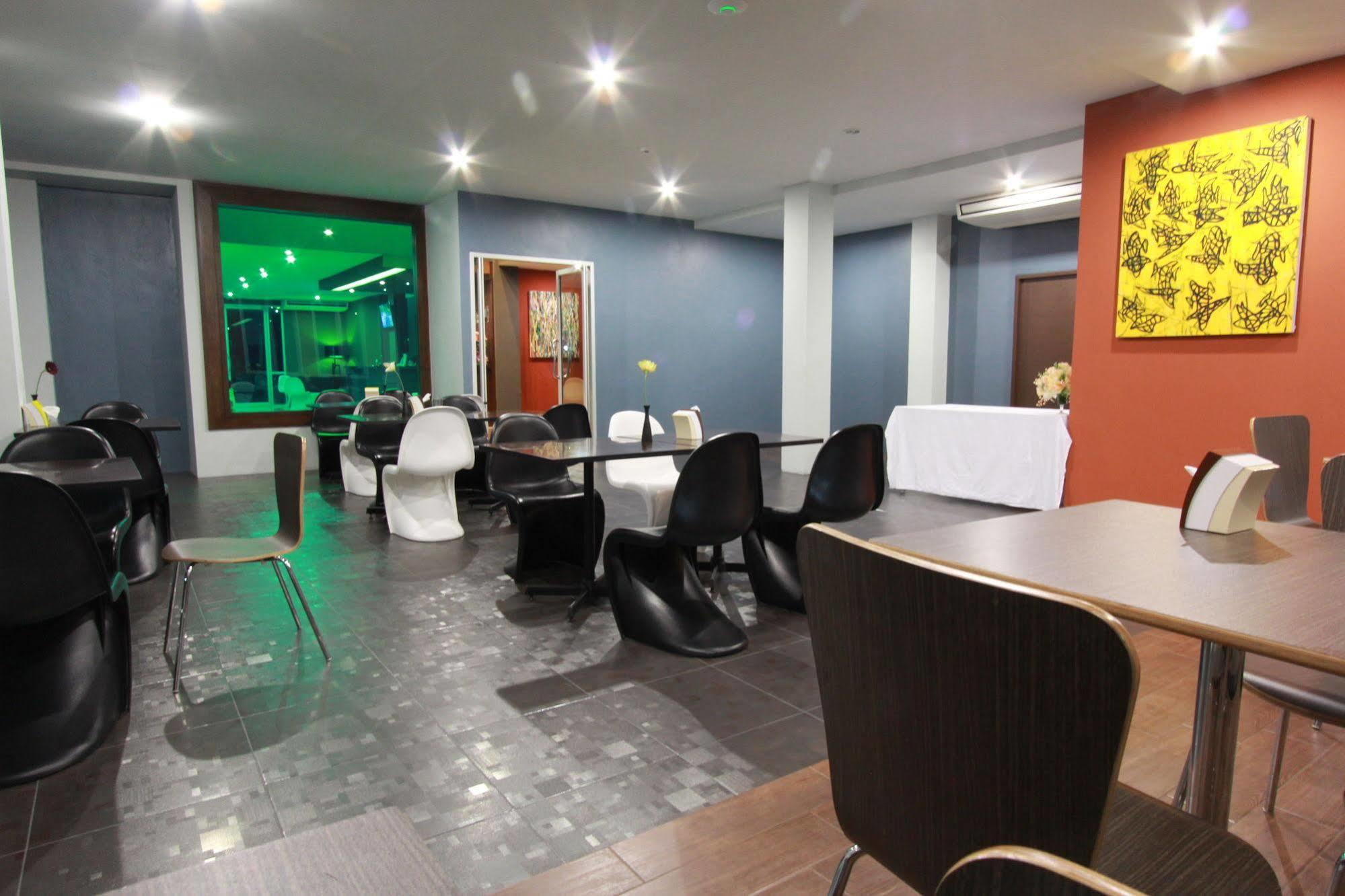 נאקון פטום Trendy Hotel מראה חיצוני תמונה